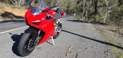 DUCATI Panigale V2 and TRIUMPH Speed Triple RS1050 on TWISTY mountain road.